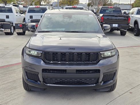 New 2025 Jeep Grand Cherokee L Altitude image 7