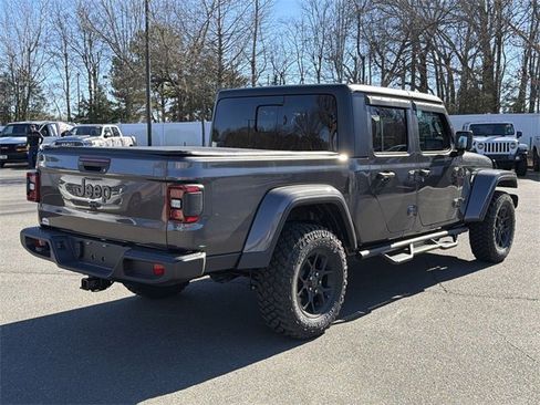 Used 2024 Jeep Gladiator Sport image 5