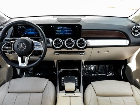 Used 2023 Mercedes-Benz EQB 300 4MATIC image 13