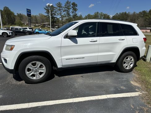 Used 2014 Jeep Grand Cherokee Laredo image 2