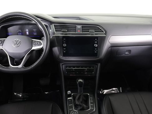 Used 2023 Volkswagen Tiguan SE w/ Panoramic Sunroof Package AWD/4WD image 37