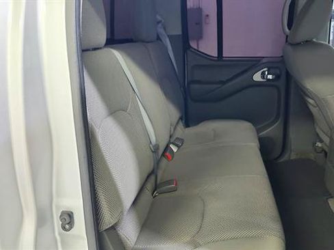 Used 2014 Nissan Frontier SV RWD image 23