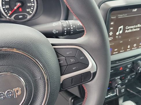Certified 2023 Jeep Renegade Trailhawk AWD/4WD image 22