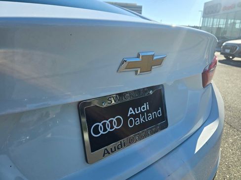 Used 2023 Chevrolet Malibu LT image 16