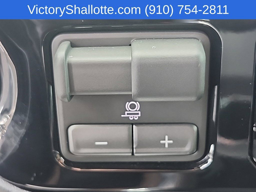 Used 2026 Chevrolet Silverado 2500 High Country w/ High Country Premium Package AWD/4WD image 9
