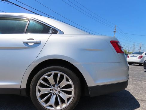 Used 2015 Ford Taurus Limited FWD image 28