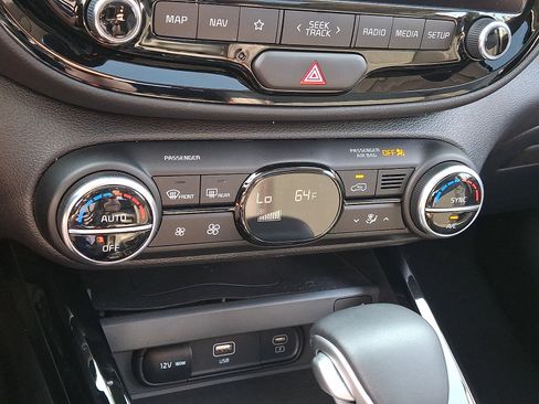 Certified 2025 Kia Soul GT-Line FWD image 15