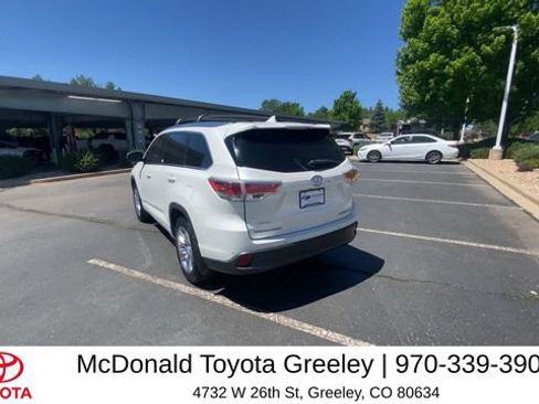 Used 2015 Toyota Highlander Limited w/ Driver Technology Package AWD/4WD image 5
