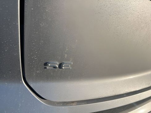 Used 2024 Volkswagen Atlas Cross Sport SE w/ Panoramic Sunroof Package image 15