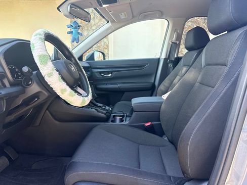 Used 2025 Honda CR-V LX image 2