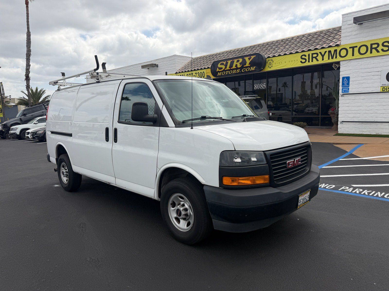 Used 2023 GMC Savana 2500 w/ Driver Convenience Package RWD image 1