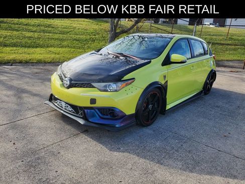 Used 2016 Scion iM image 2