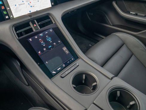 Used 2021 Porsche Taycan 4S image 19