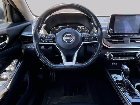Used 2024 Nissan Altima 2.5 SR FWD image 6