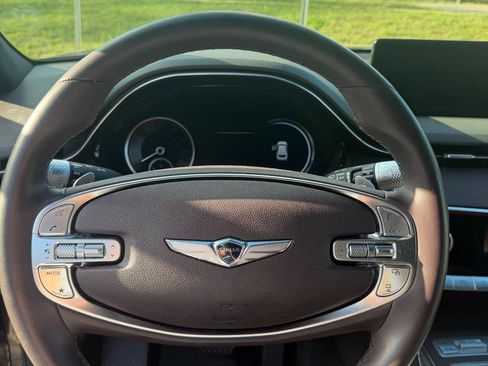 Used 2023 Genesis GV70 2.5T w/ Advanced Package image 11