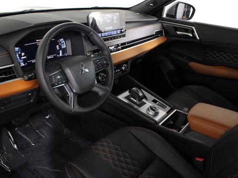 Used 2022 Mitsubishi Outlander SEL image 18