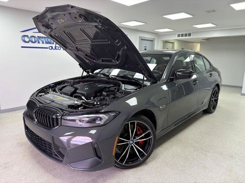 Used 2023 BMW 330e xDrive w/ M Sport Package AWD/4WD image 32