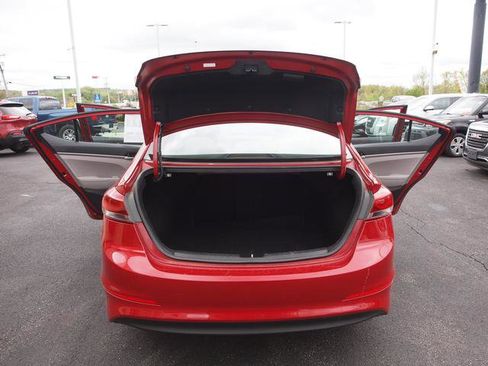 Used 2017 Hyundai Elantra SE FWD image 5