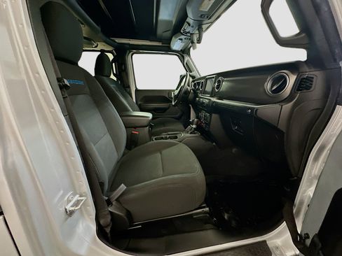 Used 2023 Jeep Wrangler Unlimited Rubicon 4xe w/ Steel Bumper Group image 32