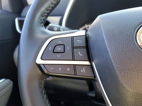 Certified 2023 Toyota Highlander XLE image 23