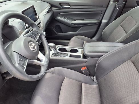 Used 2024 Nissan Altima 2.5 SV FWD image 17