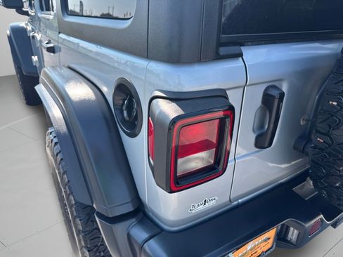 Used 2024 Jeep Wrangler Unlimited Sport AWD/4WD image 39