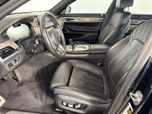 Used 2020 BMW 750i xDrive w/ Executive Package image 5