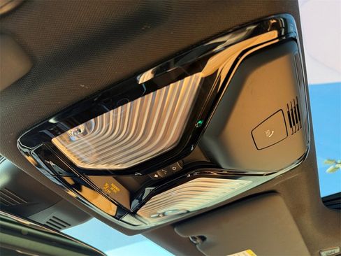 Used 2020 BMW 330i xDrive Sedan w/ Premium Package image 31