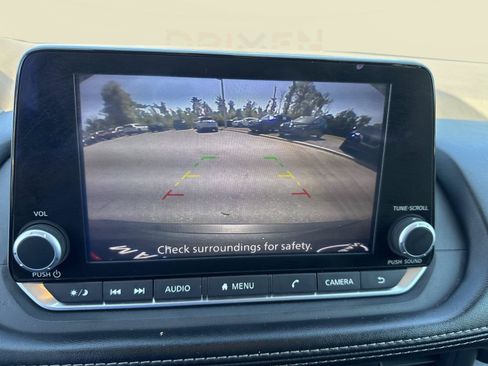 Used 2023 Nissan Rogue S FWD image 24
