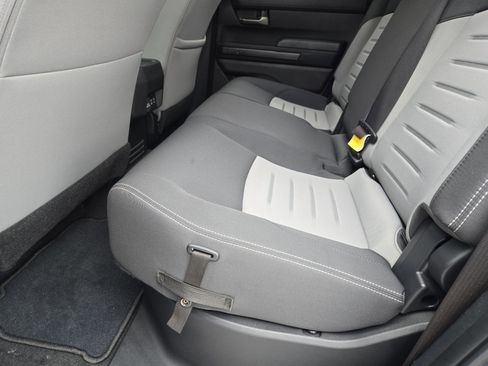 Used 2024 Toyota Tacoma TRD Off-Road image 32