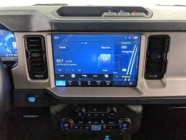 Used 2025 Ford Bronco Outer Banks AWD/4WD image 8