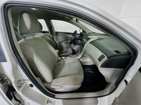 Used 2011 Toyota Corolla LE image 27
