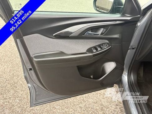 Used 2021 Chevrolet TrailBlazer LS AWD/4WD image 12
