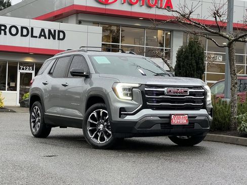 Used 2025 GMC Terrain Elevation w/ Elevation Premium Package image 1