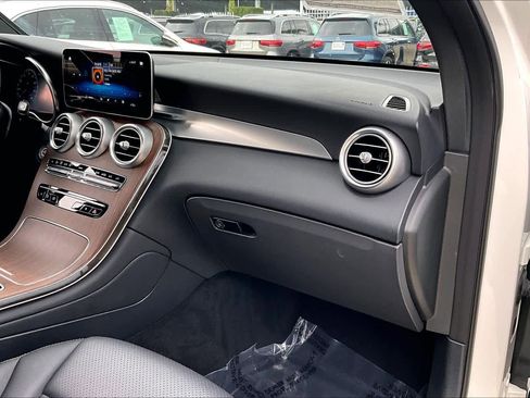 Used 2022 Mercedes-Benz GLC 300 GLC 300 image 18