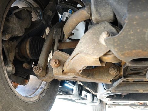 Used 2004 GMC Envoy SLT image 86