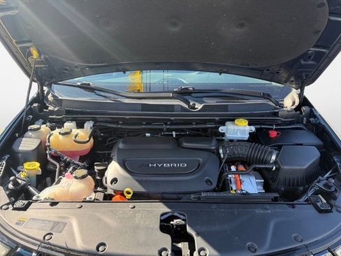 Used 2022 Chrysler Pacifica Touring-L image 34