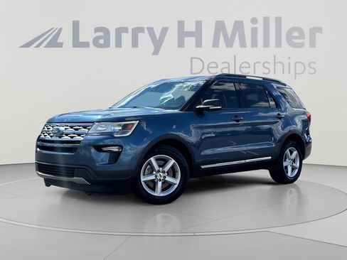 Used 2019 Ford Explorer XLT w/ Equipment Group 201A FWD image 2