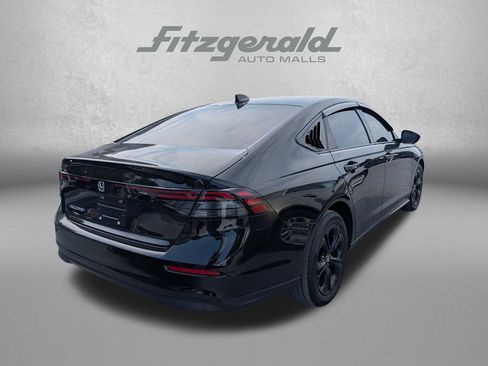 Used 2025 Honda Accord SE image 4