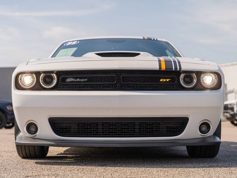 Used 2022 Dodge Challenger GT w/ Plus Package image 4