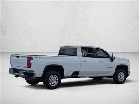 Used 2025 Chevrolet Silverado 2500 LTZ image 5