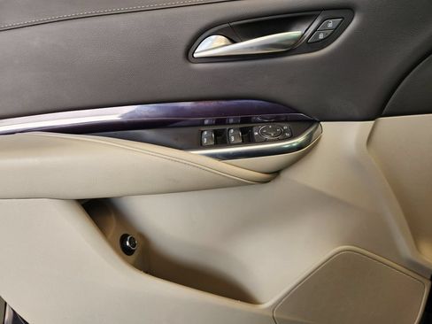 Used 2023 Cadillac XT4 Luxury w/ Cold Weather Package FWD image 22