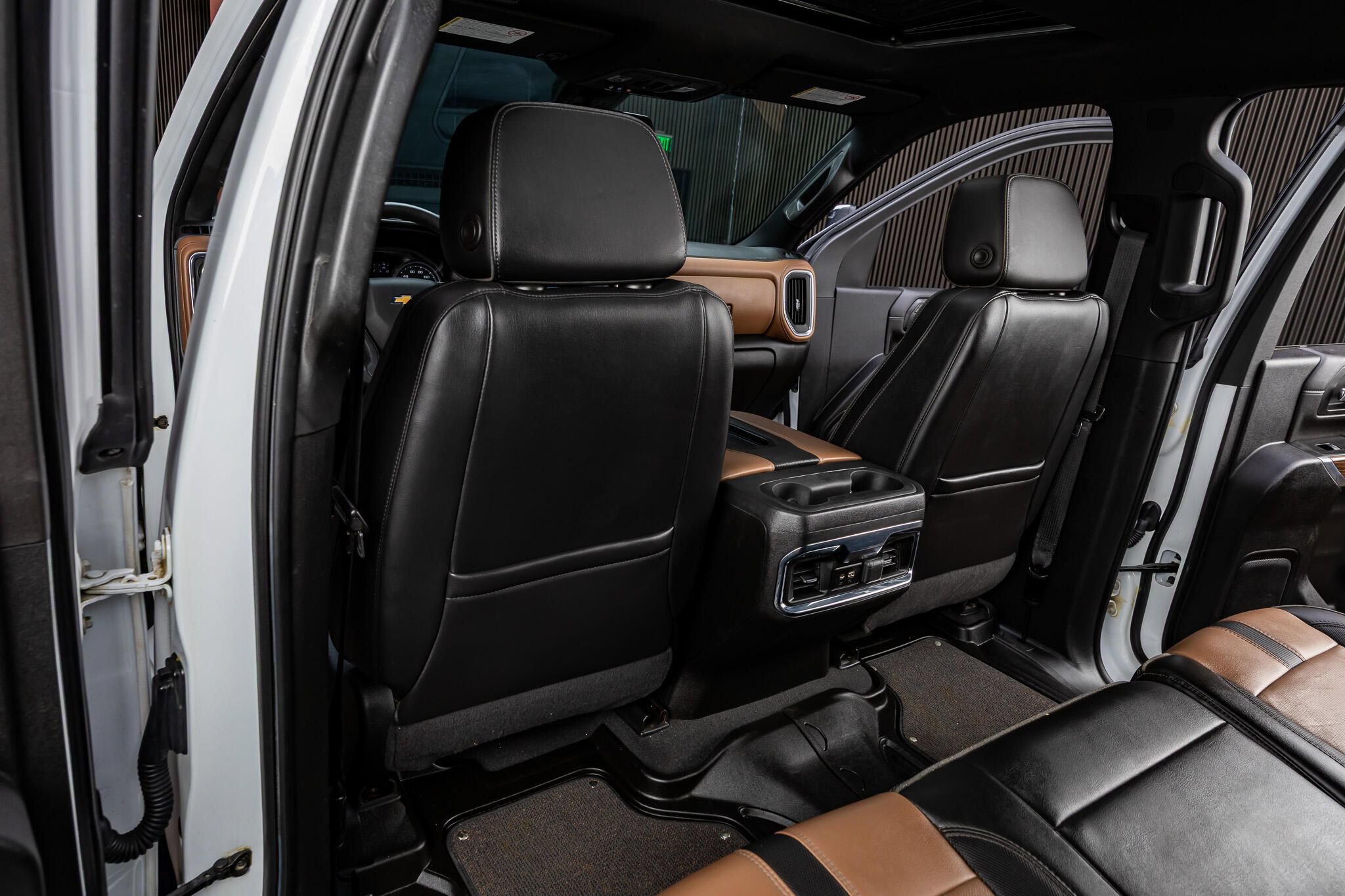 Used 2022 Chevrolet Silverado 3500 High Country w/ Safety Package II AWD/4WD image 35