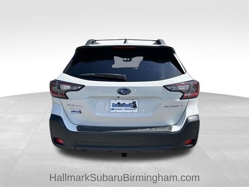 Certified 2025 Subaru Outback Premium w/ Popular Package #1 AWD/4WD image 3