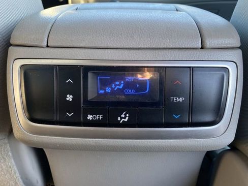 Used 2015 Toyota Highlander LE image 34