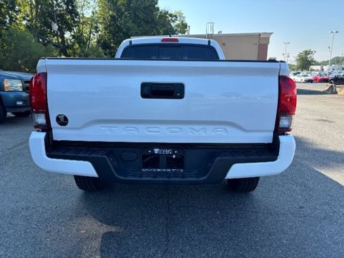 Used 2022 Toyota Tacoma SR w/ SR Convenience Package RWD image 7