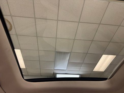 Used 2017 Mercedes-Benz C 300 4MATIC Sedan image 43