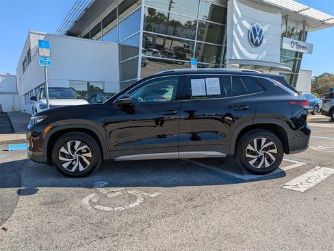 Certified 2025 Volkswagen Tiguan S image 3