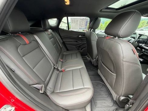 New 2026 Chevrolet Trax RS w/ Sunroof Package FWD image 35