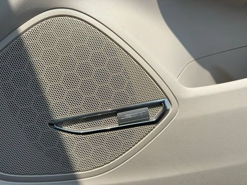 Used 2023 Buick Envision Avenir FWD image 11